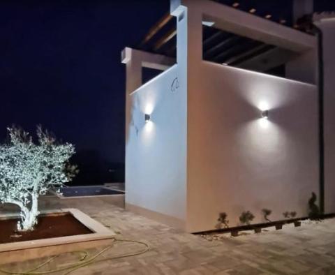 Moderne Villa mit Swimmingpool in Marčana mit weitem Meerblick - foto 10