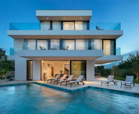 Villa de luxe ultra-moderne près de la mer dans la région de Zadar - pic 21