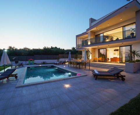 Fascinující moderní vila s výhledem na souostroví Zadarské ostrovy - pic 2