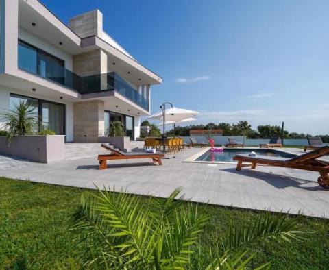 Fascinující moderní vila s výhledem na souostroví Zadarské ostrovy - pic 4