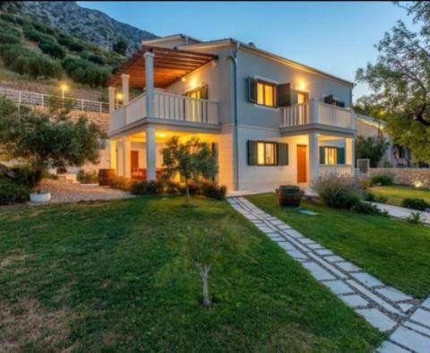 A villa in a quiet location with an open sea view in Nemira area, Omis riviera - pic 6