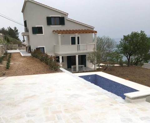 Eine Villa in ruhiger Lage mit offenem Meerblick in der Gegend von Nemira, Omis Riviera - foto 28