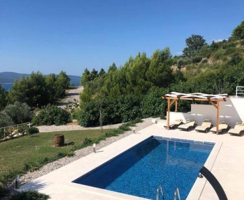 Eine Villa in ruhiger Lage mit offenem Meerblick in der Gegend von Nemira, Omis Riviera - foto 33