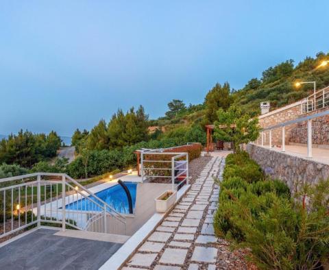 Eine Villa in ruhiger Lage mit offenem Meerblick in der Gegend von Nemira, Omis Riviera - foto 39