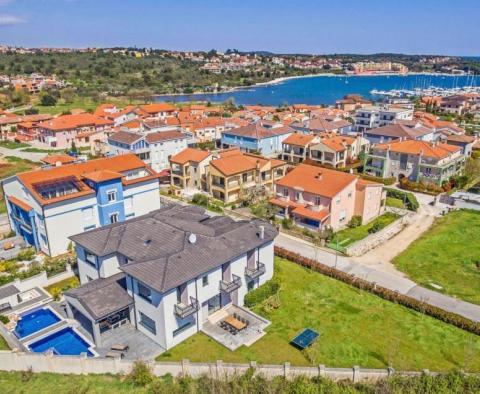 Magnifique villa à vendre dans le quartier de Medulin, à 300 mètres de la mer - pic 14