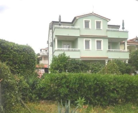 Apart-house of 11 apartments in Medulin, wonderful green area only 500 meters from the sea - pic 2