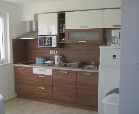 Apartmanház a híres Rogoznicában, mindössze 70 méterre a tengertől - pic 7