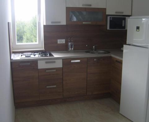 Apartmanház a híres Rogoznicában, mindössze 70 méterre a tengertől - pic 17