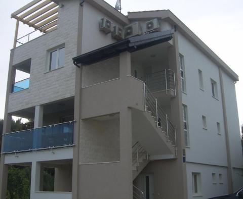 Apartmanház a híres Rogoznicában, mindössze 70 méterre a tengertől - pic 43