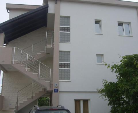 Apartmanház a híres Rogoznicában, mindössze 70 méterre a tengertől - pic 45