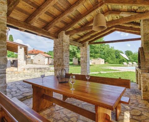 Beautiful rustic estate for sale in Barban on 17500 sq.m. of land (1,7 ha) - pic 8