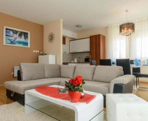 Luxus-Penthouse auf Ciovo zu verkaufen, nur 20 Meter vom Meer entfernt, exklusive Residenz - foto 15