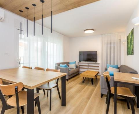 Csodálatos apartman 4 hálószobával a tenger közelében, új épületben Malinskában - pic 5