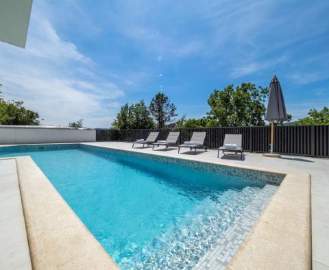 Schöne Villa mit Swimmingpool in Meeresnähe in Vrbnik, erste Baulinie zum Meer - foto 5
