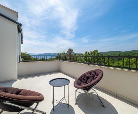 Schöne Villa mit Swimmingpool in Meeresnähe in Vrbnik, erste Baulinie zum Meer - foto 23