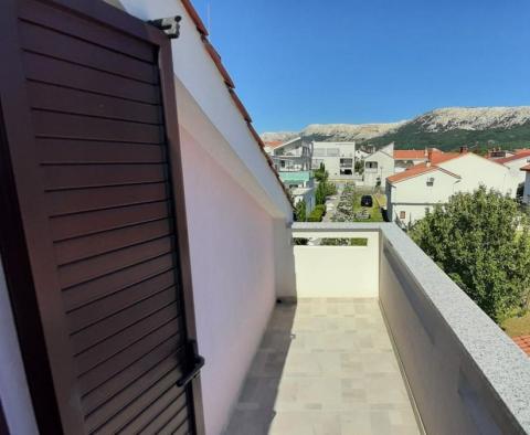Tříložnicový apartmán s výhledem na moře v Bašce na poloostrově Krk - pic 11