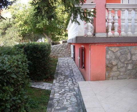 Guest house with 5 apartments for sale in Krk, 700 meters from the sea - pic 4