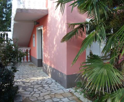 Guest house with 5 apartments for sale in Krk, 700 meters from the sea - pic 10