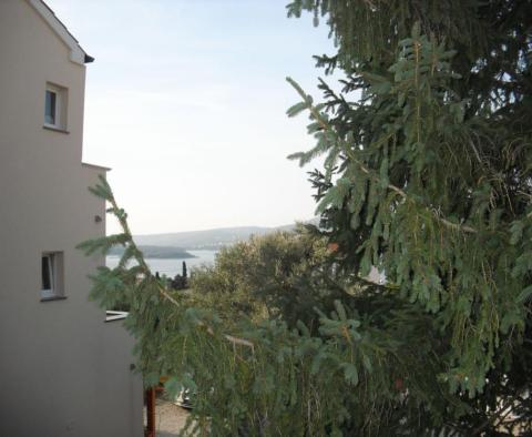 Guest house with 5 apartments for sale in Krk, 700 meters from the sea - pic 13