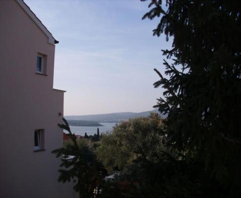 Guest house with 5 apartments for sale in Krk, 700 meters from the sea - pic 14