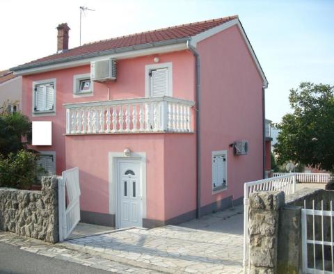 Guest house with 5 apartments for sale in Krk, 700 meters from the sea - pic 16