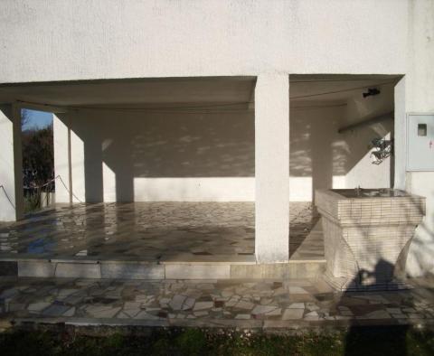 Dům v Garica, Vrbnik na velkém terénu 2000 m2. - pic 10