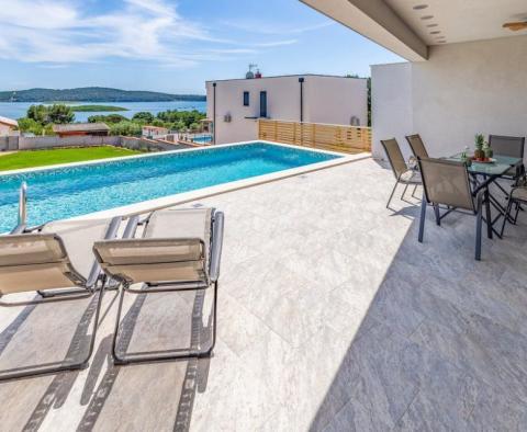 Villa moderne avec piscine à seulement 150 mètres de la mer à Medulin - pic 6