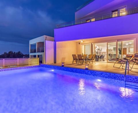 Villa moderne avec piscine à seulement 150 mètres de la mer à Medulin - pic 11