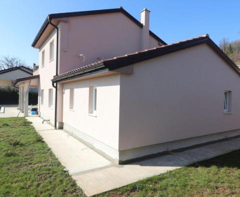 Nově postavená vila na prodej v Bregi, Matulji, nad Opatijí - pic 9