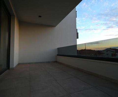Luxusní mezonetový byt v Banjole s výhledem na moře, pouhých 150 metrů od moře - pic 2