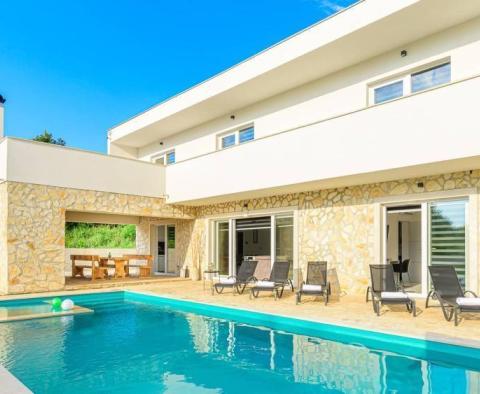 Quality new built anti-stress villa with swimming pool in Juršići - pic 3