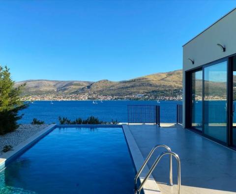 Hervorragende moderne Villa am Wasser mit Infinity-Pool in einer neuen Gemeinde auf Ciovo - foto 56