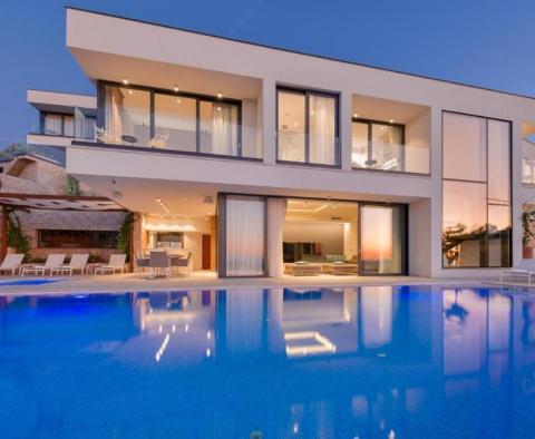 Csodálatos modern villa Hvaron úszómedencével és kiemelkedő építészettel - pic 28