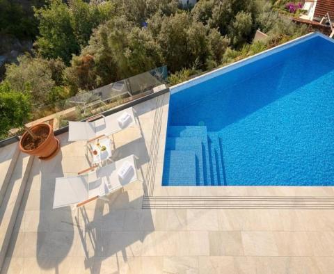 Csodálatos modern villa Hvaron úszómedencével és kiemelkedő építészettel - pic 48
