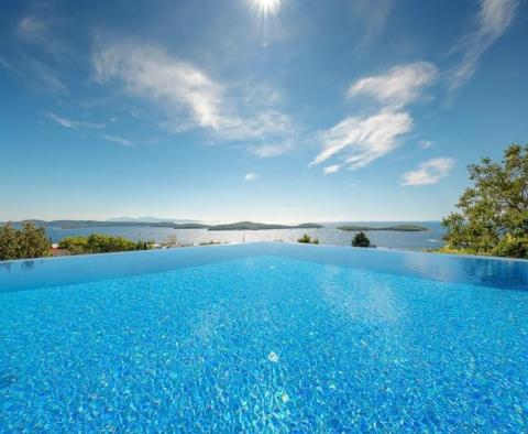 Csodálatos modern villa Hvaron úszómedencével és kiemelkedő építészettel - pic 3