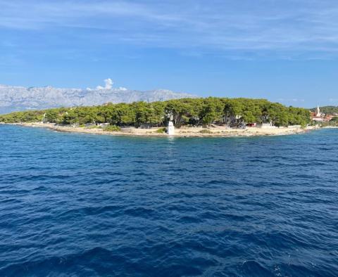 House on ideal location on the first line to the sea on Brac, destined to become a luxury villa - pic 6