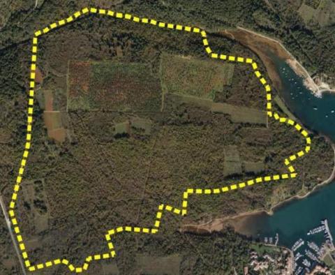 Fantastic waterfront land in Porec area - for 5***** golf course project with hotel, villas and apartments planned 