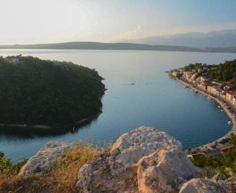 Amazing property with 5 apartments just 50 meters from the sea in Dalmatian Novigrad - pic 22