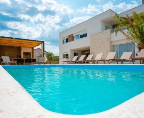 Luxusní moderní vila s bazénem v Mandre na Pagu - pic 3