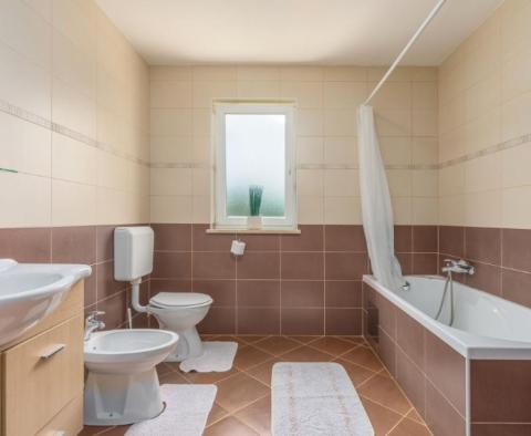 Vila ve Višnjanu s bazénem, tavernou a studiovým apartmánem - pic 20