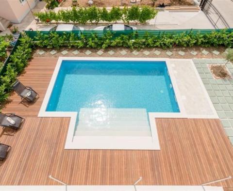 Neue Villa auf der Halbinsel Ciovo mit Swimmingpool und Blick auf die Adria - foto 2