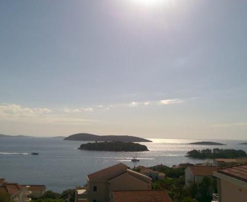 Realty with three apartments for sale on Solta island with mesmerizing sea views - pic 22
