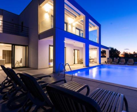 Elégante villa moderne à Zrnovica près de Split sur 3700 m². de terre - pic 41