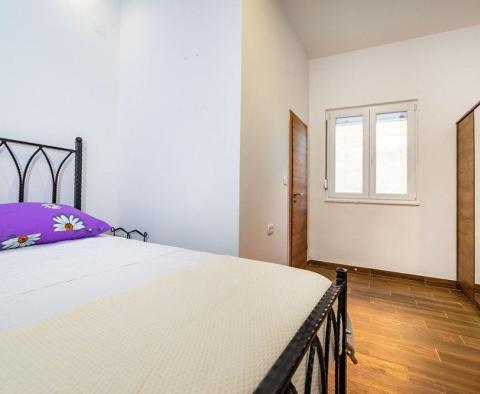 Incroyable appartement de 5 chambres en première ligne de mer dans la région de Zadar, juste en face des amarres de plaisance - pic 11