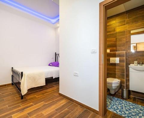Incroyable appartement de 5 chambres en première ligne de mer dans la région de Zadar, juste en face des amarres de plaisance - pic 14