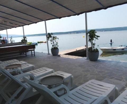 Incroyable appartement de 5 chambres en première ligne de mer dans la région de Zadar, juste en face des amarres de plaisance - pic 4