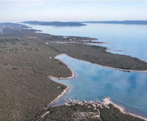 5***** luxusüdülő és 100 férőhelyes vitorláskikötő projektje Zadar környékén - pic 10