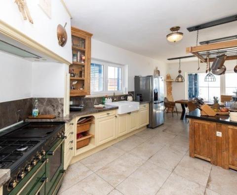 Exclusive family villa with a beautiful panoramic sea view - pic 21