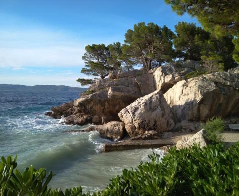 Propriété de deux appartements à Baska Voda avec une vue magnifique sur la mer, à seulement 50 mètres de la mer - pic 21