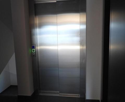 Luxury penthouse of 234.16 m2 with panoramic sea views in Costabella next to Hilton 5***** hotel - pic 17